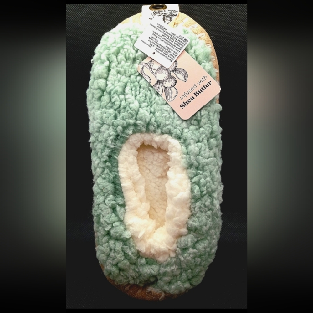 Free People Slippers w/Aloe Infused